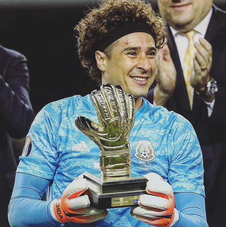 ➔ Campeón de la Copa Oro 2009.
➔ Campeón de la Copa Oro 2011.
➔ Campeón de la Copa Oro 2015.
➔ Campeón de la Copa Oro 2019.
➔ El mexicano más ganador en TODA la historia de la Copa Oro.
➔ Nadie ha ganado más Copas Oro que él en TODA la historia.

MEMO OCHOA.