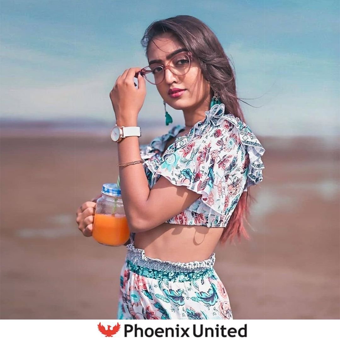 PhoenixUniLko's tweet photo. Prints are taking over this summer. ๐ So, visit Phoenix United & shop from the new glasses collection at @lenskart.
#HookedOnCateyes #lenskart #eyewear #transparenteyeglasses #riyalekhadiya #sunglasseslover #sunglassesaddict #shoppingspree #lucknowigers #phoenixLucknow https://t.co/50LB6ux43Y