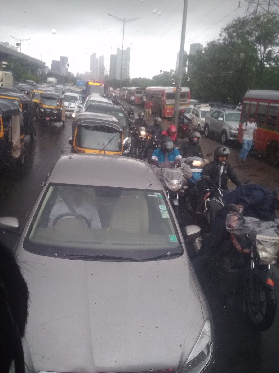 Stuck on Western Express Highway for an hour for not even a kilometer. Map shows 1 hour for 9km! Cycling I can go 15km.

Don't know what JVLR awaits.

Please look into this @MumbaiPolice @mumbaitraffic @TOIMumbai
@ShivSena @mybmc 

#MumbaiRains  #buddhainatrafficjam  @mehulgohil