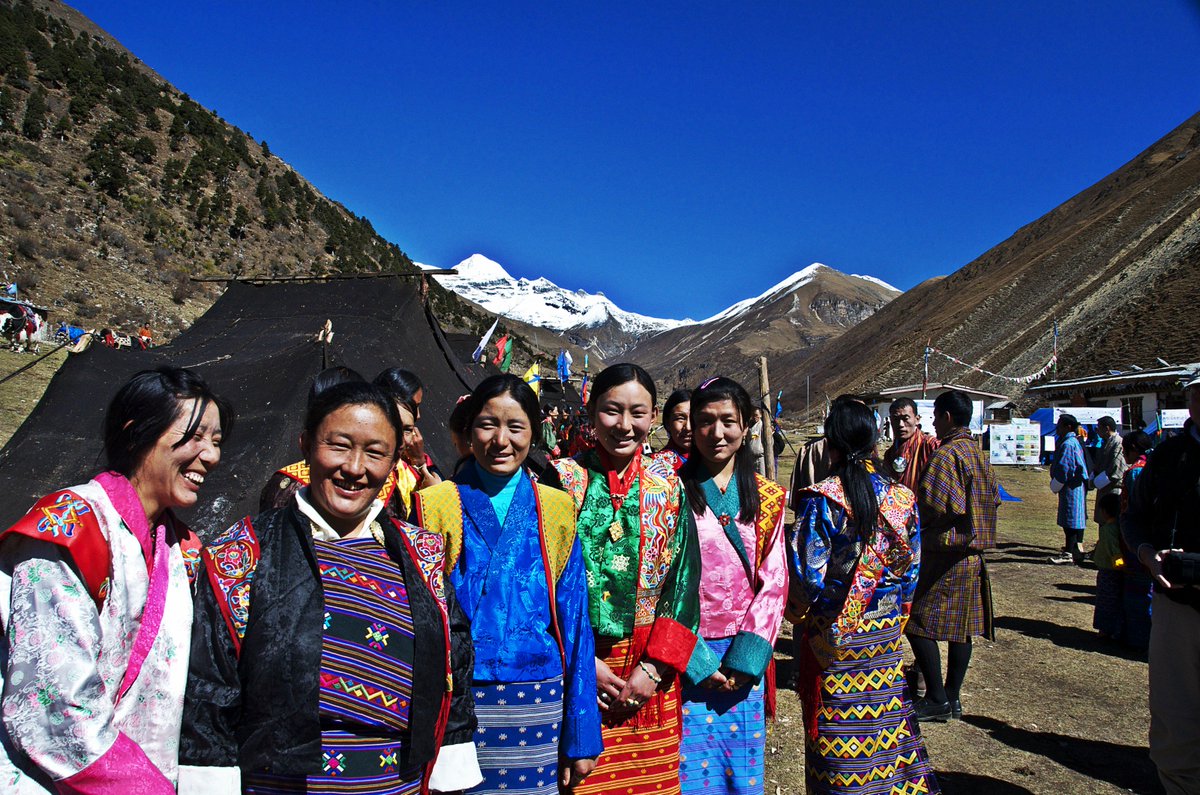 Tourism gov. Гхо бутан. Бутан люди. Жители бутана. Бутан государство.