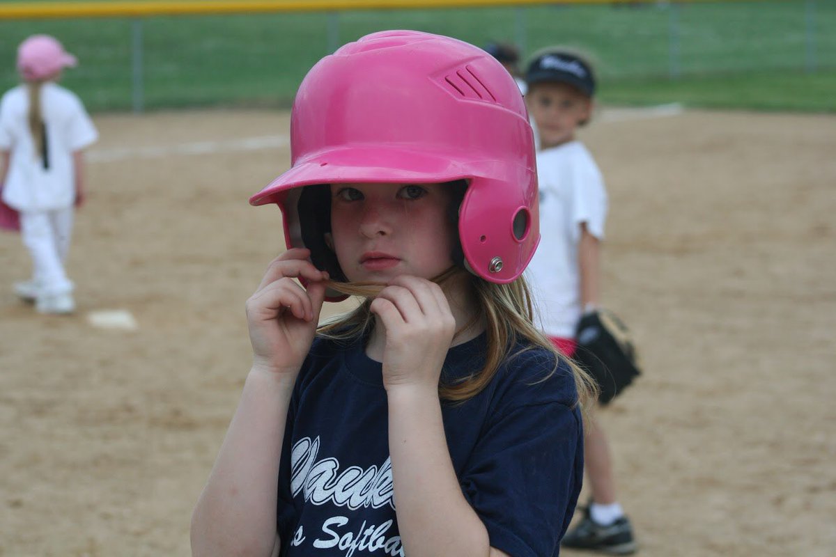 WaukeeSoftball's tweet photo. The days may go slow, but the years have gone fast @molly_platte. As you move onto Simpson College this fall, I hope you continue to have the love for the game that you have played with for so long. Thanks for all you have done for @WaukeeSoftball. Go Storm! https://t.co/H2AI9peSvB