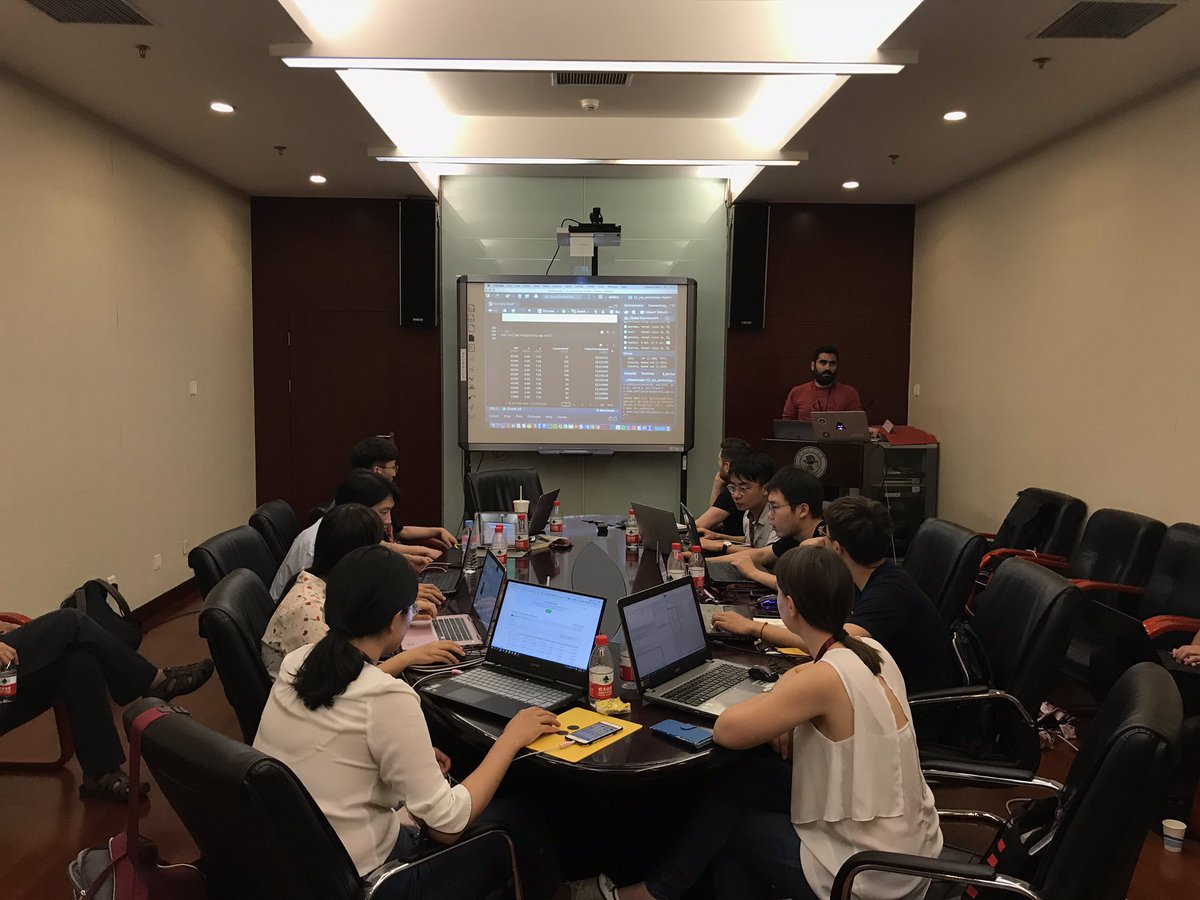 PoNien_Chen's tweet image. 1st day of Space Syntax Symposium. Learning spatial analysis in R with my colleagues @pklampros and @KimonKrenz from Space Syntax Lab. UCL. #SpaceSyntax12 @SpaceSyntaxNet @bartlettSDAC @TheBartlettPhD