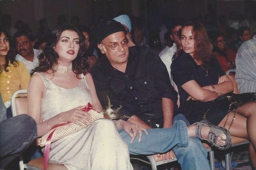 Movies N Memories en Twitter: "Mahesh Bhatt and Soni Razdan with Sushmita  Sen at the premier of Dastak (1996) #MaheshBhatt #SoniRazdan #SushmitaSen  @MaheshNBhatt @Soni_Razdan @thesushmitasen https://t.co/tNMFGNN7yo" /  Twitter