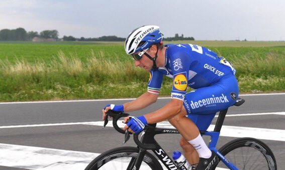 #MercatoVelo selon <a href="/lequipe/">L'Équipe</a> du jour : 

Viviani + Sabatini > Cofidis
Richeze > UAE
Sam Bennett > Quick-Step