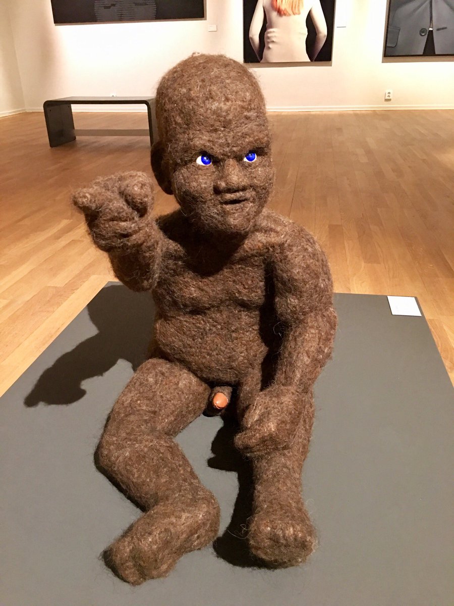 eyecandyclick's tweet photo. Blue eyes. #darkart #art #museum #blueeyes https://t.co/hdLh574eIa