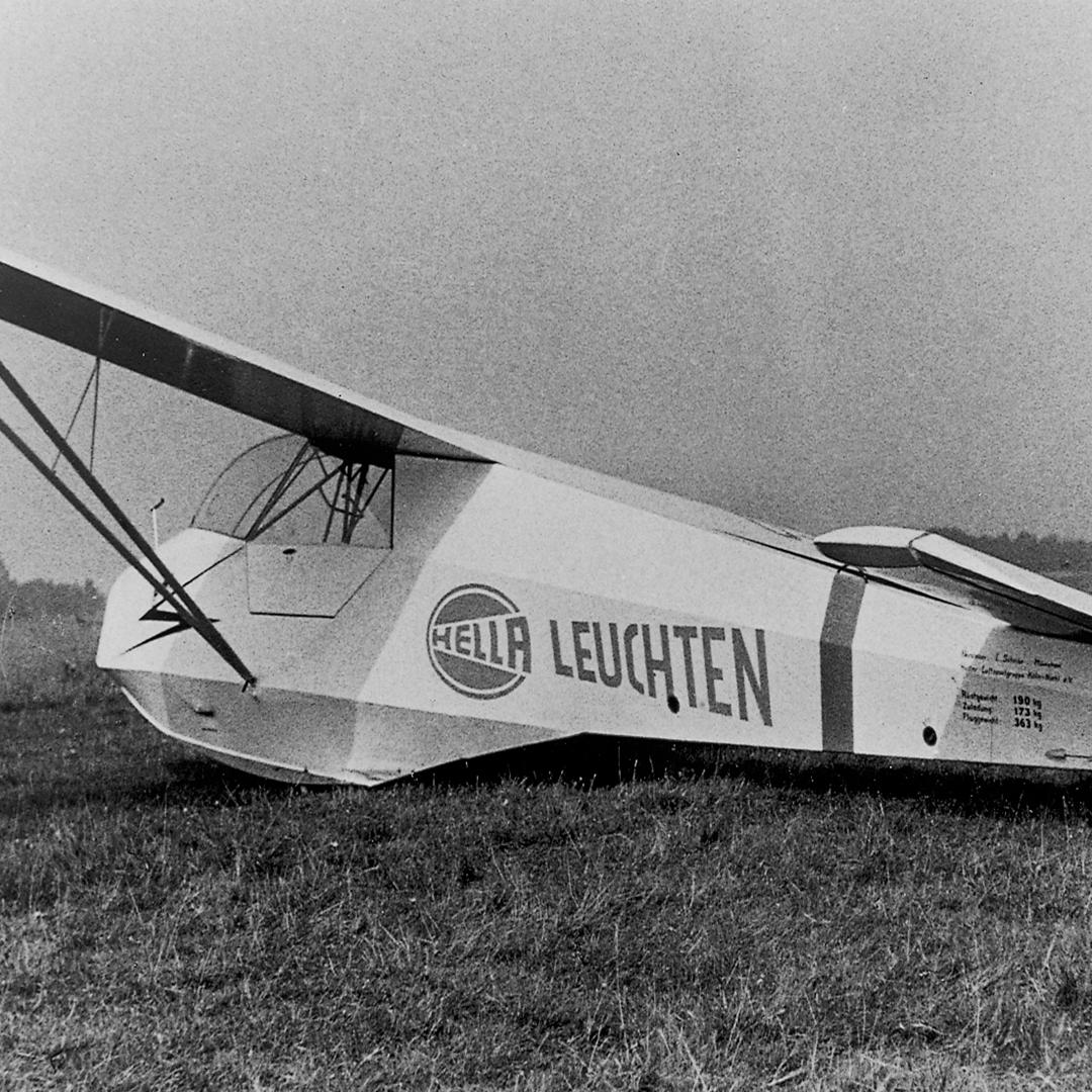 HellaFrance's tweet photo. De nos jours, la publicité peut être faite de nombreuses façons ! Il y a quelques décennies, nous étions dans les airs pour capter votre attention !
#HELLA #throwback https://t.co/wX1Gb8YWpt