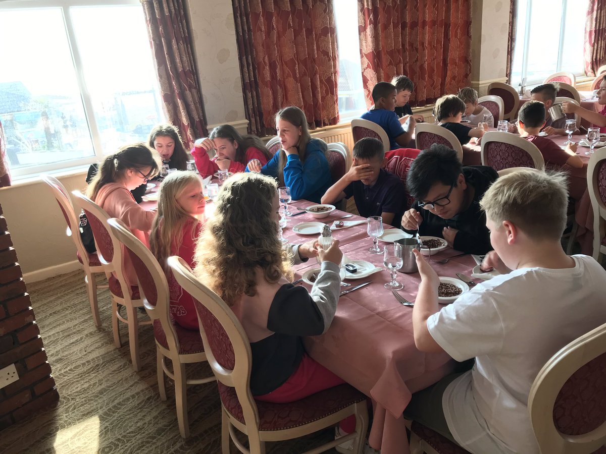 Year6IJS's tweet photo. Breakfast ! https://t.co/eRhYQgKffM