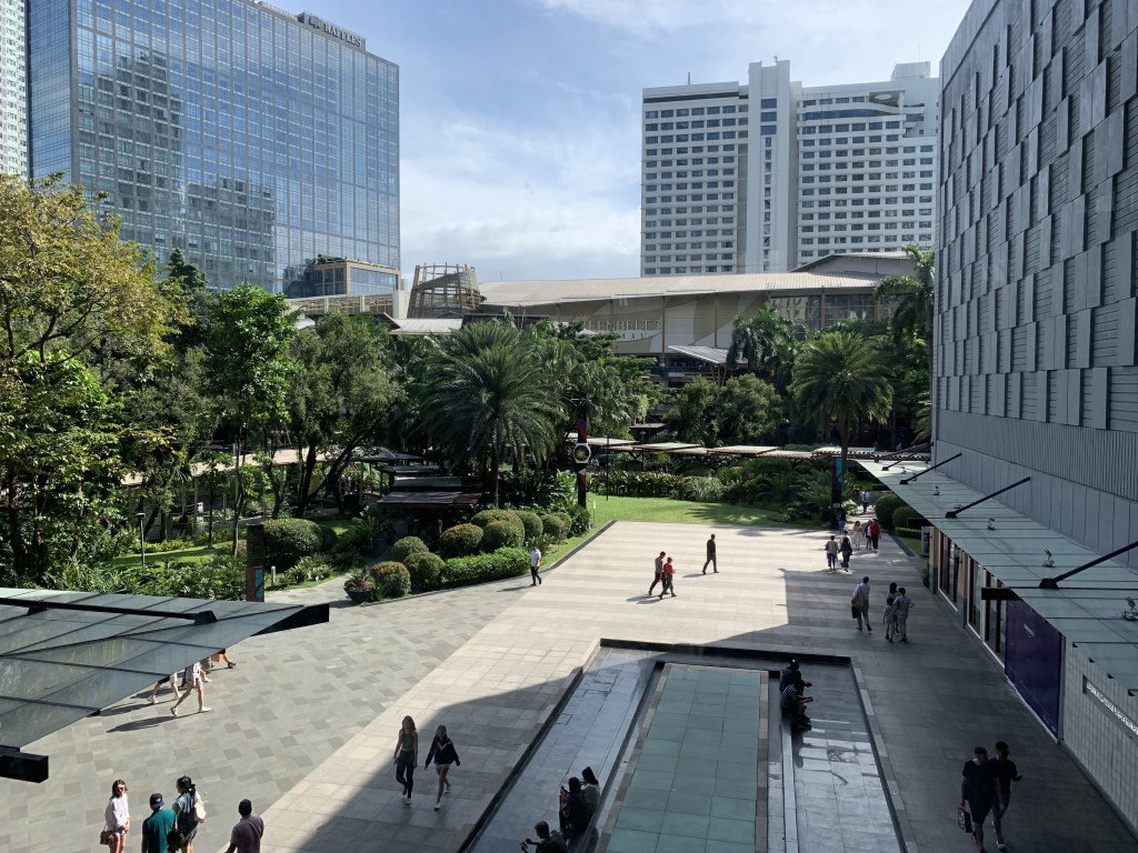FajerH12's tweet photo. Manila https://t.co/HFraRO6gaH https://t.co/YyZPSn6qbq