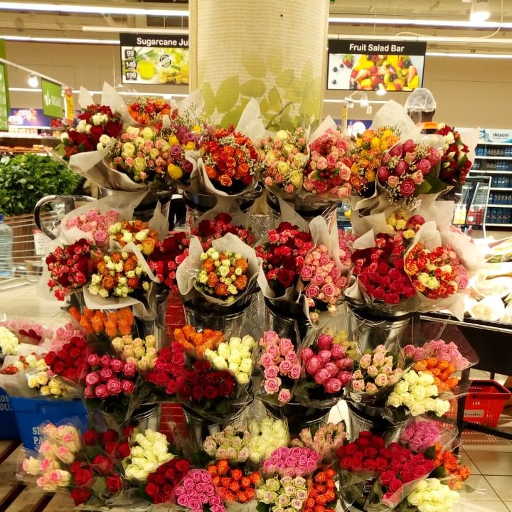 AAAGrowersLtd's tweet photo. #export #mondaythoughts #MondayMotivation #MondayMorning #aaaroses Find our #roses @CarrefourKe outlets https://t.co/3Hz34bKO5V and follow us on instagram https://t.co/CoPXwBjS9s https://t.co/8ahJmjEU8F