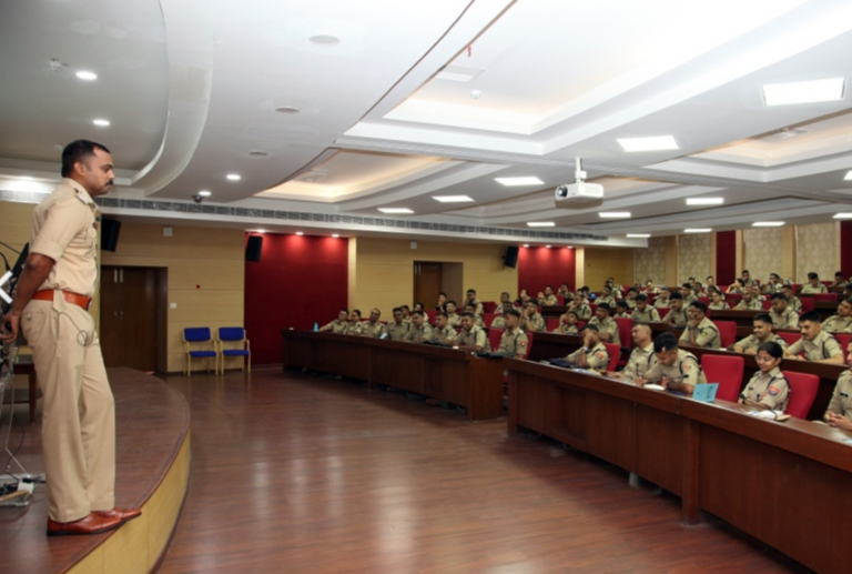 BitcoinNews's tweet photo. India to Educate High-Ranking Police Officers on Cryptocurrency https://t.co/V668OBk3rh https://t.co/vrWtab2bhq