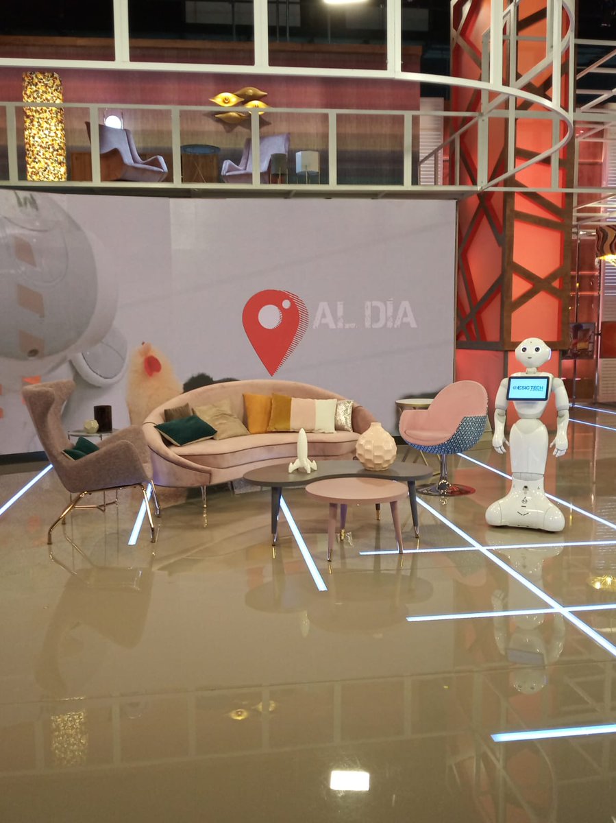 ESIC_University's tweet photo. ¿Nos acabarán sustituyendo los robots en el trabajo? A esta pregunta respondió Pepper, uno de los robot de #ESICTech en su visita al programa @cuatroaldia de @cuatro con @CarmeChaparro, @pardodevera y @carloscuestaEM. Pasamos una tarde genial hablando del futuro de la robótica 🤖 https://t.co/ZFHllXSf4F