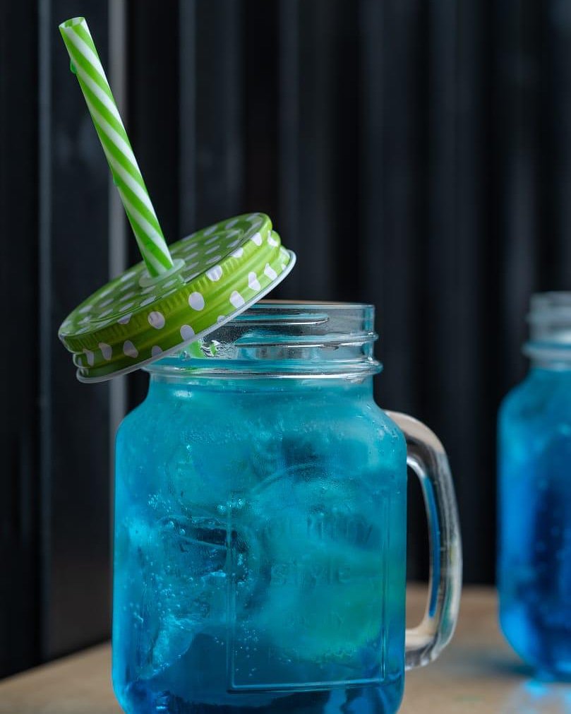 Tbarcafeindia's tweet photo. This cool blue tea of Sunday is definitely shooing off those haunting Monday blues. Isn't it?😋😉 
.
.
.
#tea #teatime #instatea #tealife #ilovetea #teaaddict #tealover #tealovers #teagram #healthy #cool #sunday #sundaylove #relax #drink #teaoftheday #teastagram #teaholic #tealo https://t.co/PPW3P2tAAj