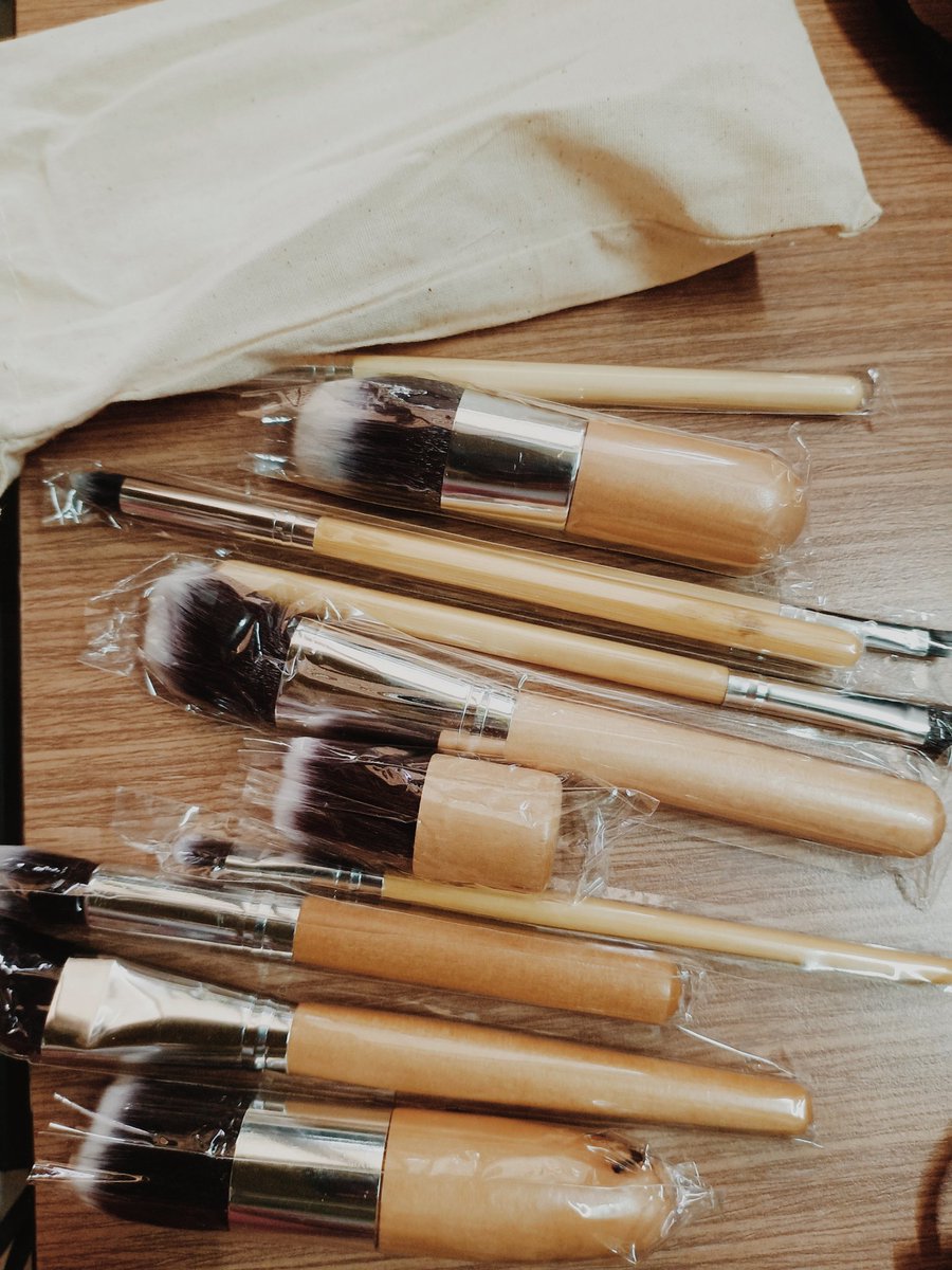 CrazyKara10's tweet photo. 😍😍😍 start na this hahaha. Soon mag vlog nakooo hehehehee
#makeupbrushcollection https://t.co/ePpVrh0O4W
