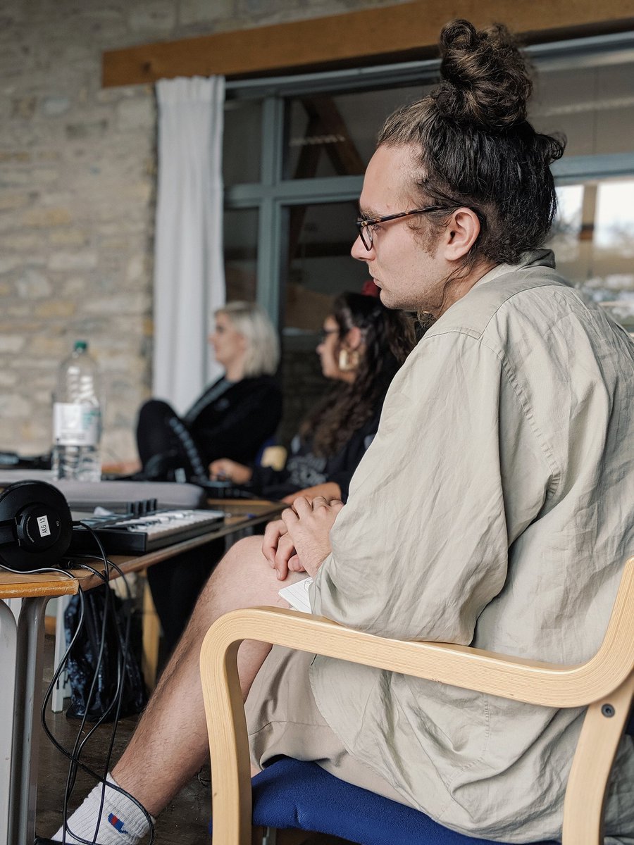 jumpkwmc's tweet photo. Logic Pro X Workshop at our Sound Wave Retreat led by Andre Currie 🎶 #SoundWaveRetreat https://t.co/DpOhgFbMox