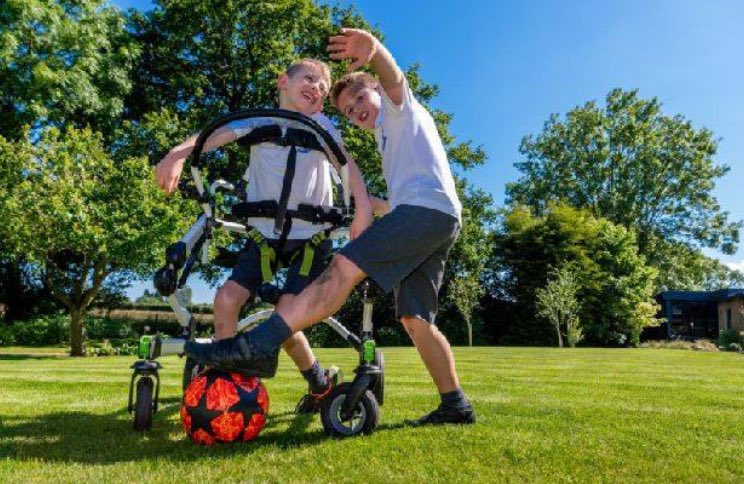 JayMitchinson's tweet photo. You’ll struggle to find a more uplifting tale today than this one. What an amazing little lad! 🤗 https://t.co/EmbUu1yQHM https://t.co/EB7DHAlMex