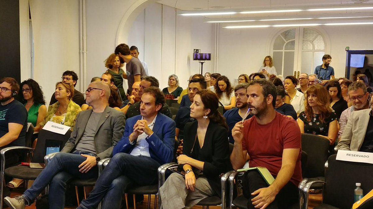 #EstáPasando, Inauguración de las jornadas "Los sindicatos ante los retos tecnológicos" Proyecto impulsado por @EticasFdn <a href="/Cotec_Innova/">Fundación Cotec</a> <a href="/CCOO/">Comisiones Obreras</a> <a href="/ETUI_org/">ETUI - European Trade Union Institute</a>
Participan
<a href="/gemmagaldon/">Gemma 🤖 ⚖️ ♀️</a>
<a href="/cristinagarmend/">cristina garmendia</a>
<a href="/UnaiSordo/">Unai Sordo</a>
<a href="/jones_lucia/">jones_lucia</a>
<a href="/hcost/">Henar Álvarez</a>
<a href="/Brunotsky/">Bruno Estrada</a>