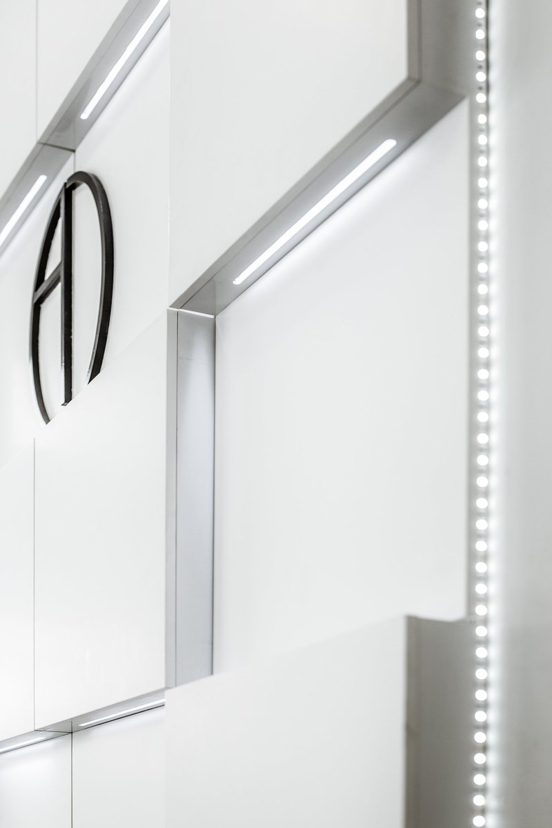Los detalles lucen en las distancias cortas. Hoy te proponemos un revestimiento de pared con volumen y LED integrado. 

 👉Más información: systemclip.com/revestimiento-…

#interiorismo #arquitectura #sostenible #weclip #FelizLunes