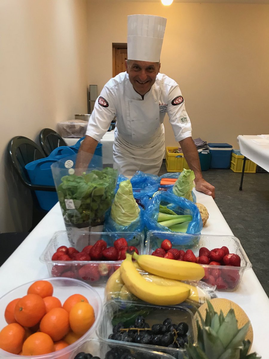 Morning all- we’re ready to cook and learn about healthy food and farming In Warwickshire today. Chef Caldora will be taking children through their paces once again ⁦@ChefsAdoptaSch⁩ ⁦@LEAF_Education⁩ #farmingeducation