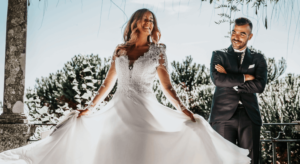 // 5x bruidskapsels voor ieder haartype 💍 //  Het is wedding season! Dat betekent dat alle bruidjes druk op zoek zijn naar inspiratie voor bruidskapsels. Naast dat dit kapsel bij je persoonlijkheid moet passen, moet het ook passen bij je haartype: bit.ly/2JkkFg6 #blog