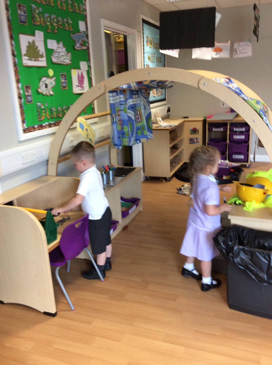 Mrs Hanson tweet media