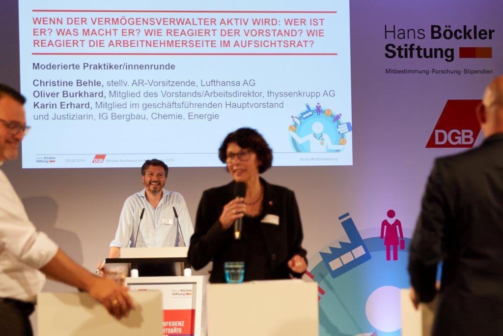 boeckler_de's tweet photo. Was können #Arbeitnehmervertreter noch ausrichten, wenn Firmen von #Finanzinvestoren gekauft und ausgenommen werden? Darüber haben wir in Berlin mit Aufsichtsräten und weiteren Experten diskutiert. Auch @OlafScholz war zu Gast. 

Unser Rückblick: https://t.co/RlDz3zjVXZ https://t.co/B2aVGs6Q0J