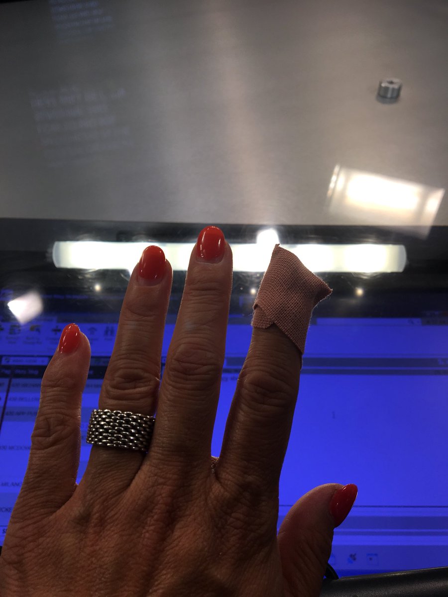 AngelaAn10TV's tweet photo. Pardon the typos today. #knivesaresharp #halvingpeaches @10TV https://t.co/PNIngppITH