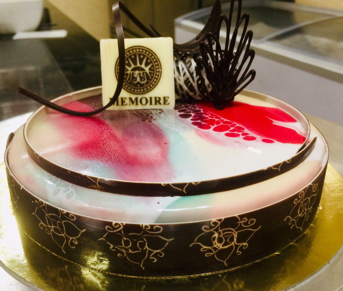 MemoireBakery's tweet photo. We know you are impressed with these beautiful cakes and really need it for a birthday celebration for the upcoming event.

👉Remark: Daily 🎁50% OFF from 6pm until 10pm on all cake!

Give us a call: 
(855) 69 201 888 / 69 261 888
E-mail: fbc@memoirepalace.com https://t.co/qsh6NkuLnR