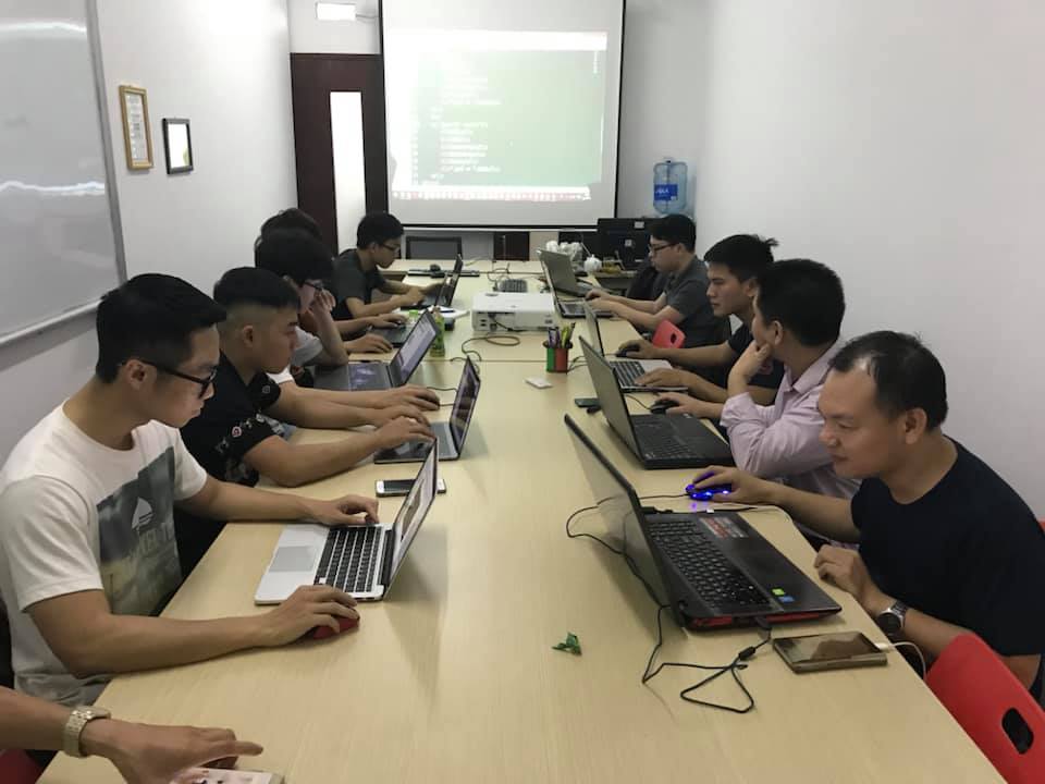 Devmast57077916's tweet image. #DevmasterAcademy 💝 GIỚI THIỆU KHÓA HỌC CHUYÊN ĐỀ .NET
🌹 Lập trình #WebSite #ASPNET_MVC_5 #WebAPI #AngularJS học trên dự án thực tế!
🌍 devmaster.edu.vn/khoa-hoc-lap-t… …
#ASPNET_MVC_5 là một #Framework có chức năng hỗ trợ pattern MVC là:
#Model – #View – #Controller