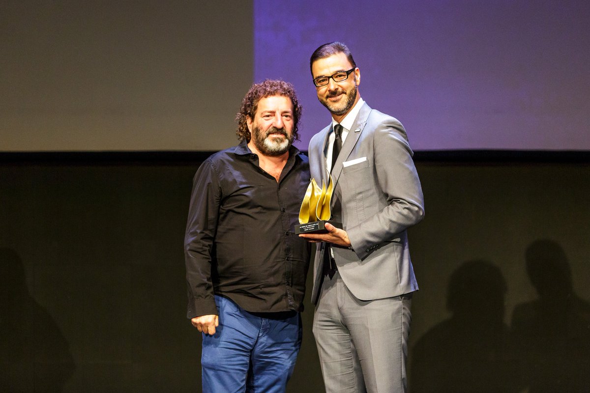 RN_revista's tweet photo. El Hot Concept a la Trayectoria, patrocinado por Bodegas Habla, fue para Grupo Sagardi. @vinoshabla @gruposagardi #HotConcepts19 https://t.co/6E4XgWS50e