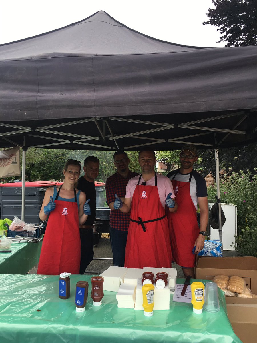 Tickhill_JFC's tweet image. Superb effort by everyone involved in our gala day entry this year. You can’t buy team spirit like this 💪 

Winner of the artwork award again!
Well done to everyone involved with the floats &amp;amp; BBQ. A true community effort which helps develop the kids ‘social corner’👍⚽️

#teamTJs