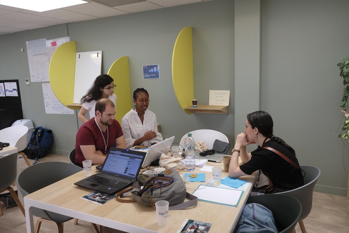 PepiteFrance's tweet photo. 🏥🚀 #HackathonLEEM
Pas de repos dominical pour les participants au Hackathon "Prévention Santé" ! On retravaille son business model, on peaufine sa présentation et on s'entraîne au pitch avant la cérémonie finale !
5 prix ont été décernés... qui sont les heureux gagnants ? https://t.co/Jd57FQr4mN