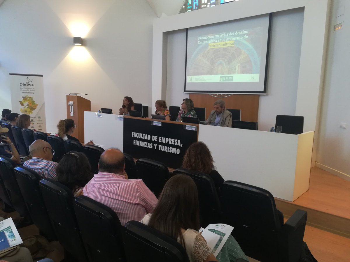 REDEXTREMADURA's tweet photo. Arrancamos la Mesa 1 sobre iniciativas de turismo regional #turismo #cultural #Extremadura #rootsprojecteu #PYMEs https://t.co/eX1L3rKoU5