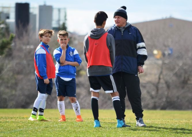 Het is vlak voor de zomervakantie en dus worden de jeugdselecties bij sportverenigingen bekendgemaakt. <a href="/Sebastiaanplat/">Sebastiaan Platvoet</a> reageert verbouwereerd: "We WETEN dat vroege selectie ONZIN is." Hij schreef er een blog over: goudenkansen.eu/je-bent-6-en-n… #talentontwikkeling #selectie