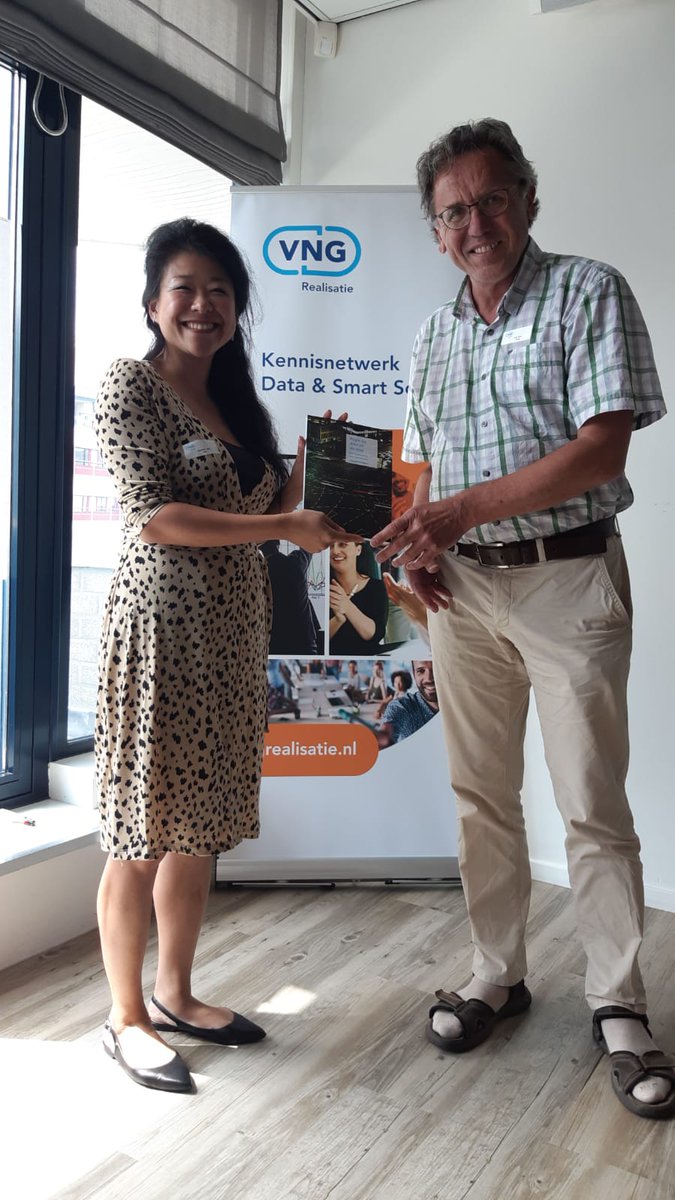 digitalesteden's tweet image. Stichting @Stedenlink komt met laatste handreiking voor gemeenten: het rapport &quot;Regie op data uit de stad&quot; ism @VNGRealisatie staat nu online. Hoe kunnen gemeenten data uit de stad slim organiseren en delen?Welke type #dataplatforms zijn er?@DIMPACT_tweets vngrealisatie.nl/nieuws/regie-o…