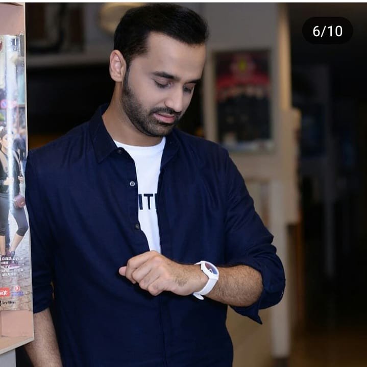 _as_ra_5's tweet photo. @WaseemBadami #رمضان میں ہمیں آپ کو پورا دن دیکهنے کی عادت تهی وہ ختم ہوگیا 😢😢😧 پهر ہمیں #HLPJ آپ کو روزانہ دیکهنے کی عادت ہے وہ بهی تقریباً ختم ہونے والا ہے 😢😢😢 ہم بے چارے #fans کیا کریں گئے پهر آپ کے #replys ہمارا   😂😂😂 بوجھ کم کر سکتے ہیں https://t.co/eWBezBn2IN