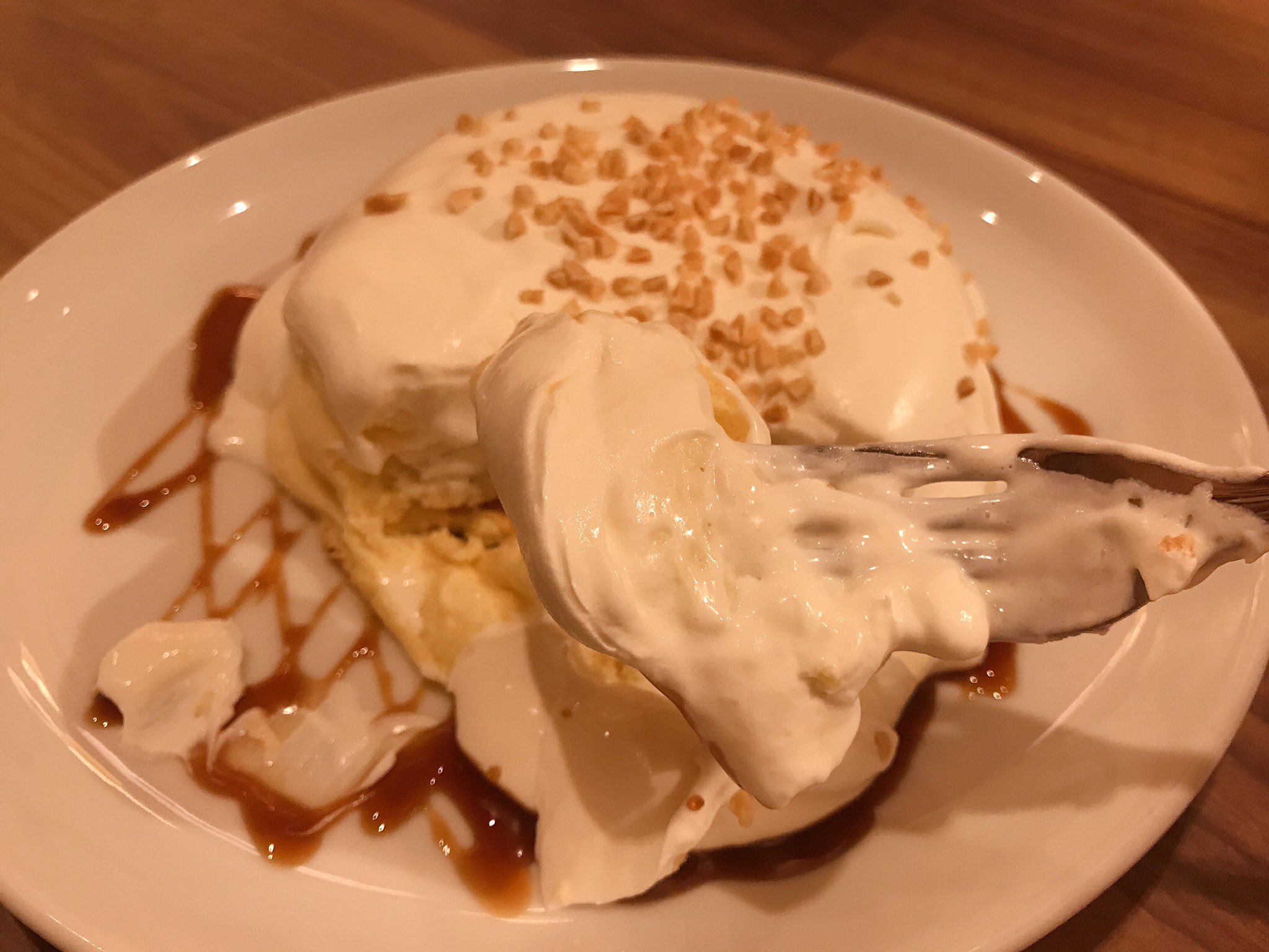 りょうくんグルメ まじでこの世の全てのパンケーキ好きに教えてあげたいんだが大井町 の高倉町珈琲には全ての人間を虜にする禁断のリコッタパンケーキがある これが特製クリームたっぷり超絶美味いからぜひ全国のパンケーキ好き パンケーキを愛する者たち