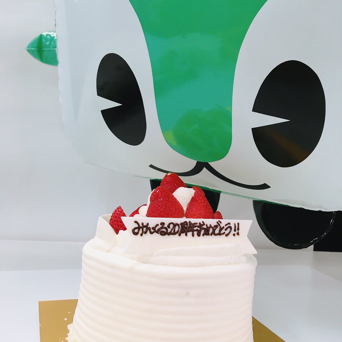 川崎市交通局 みんくる周年おめでとう おなじバスのマスコットキャラクターとして 応援していま す みんくる ノルフィン 川崎市交通局 みんくる周年おめでとう おなじバスのマスコットキャラクターとして 応援していま す みんくる ノルフィン