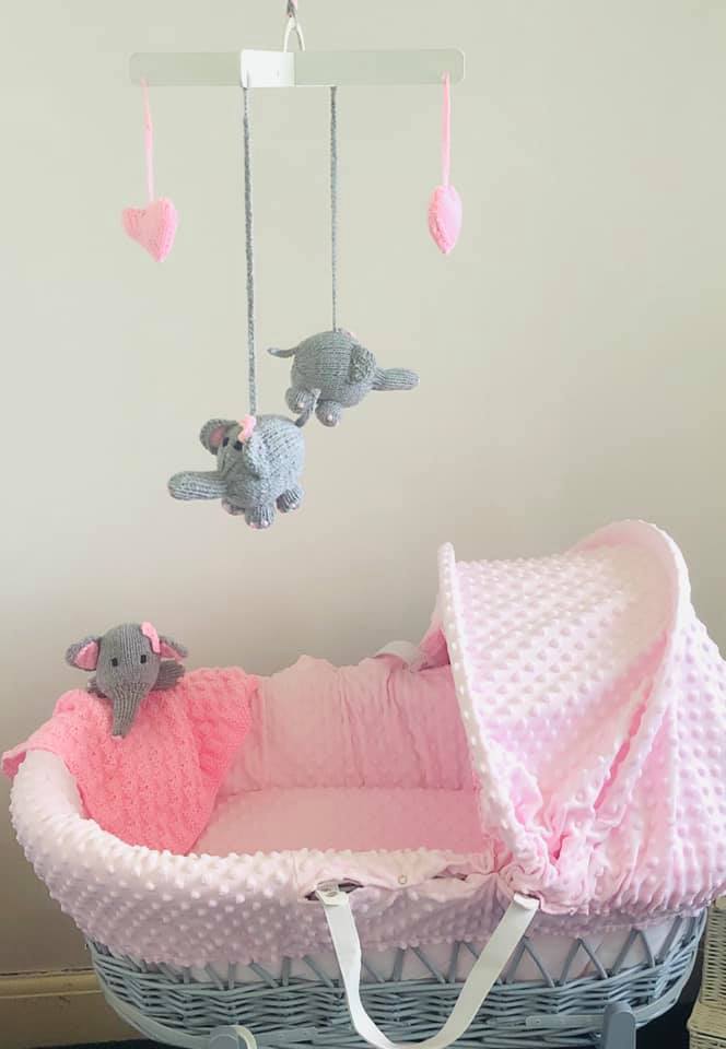 KnittedNiceties's tweet photo. Adore #customer photos
Thank you @melsmelts for sending them to me!
#hairband &amp; #shoes, #hoody #cotmobile #comforter #bunting #elephants
Can all be ordered on Etsy ~ https://t.co/zLm3j6LhgC https://t.co/WsEOGpdSpk