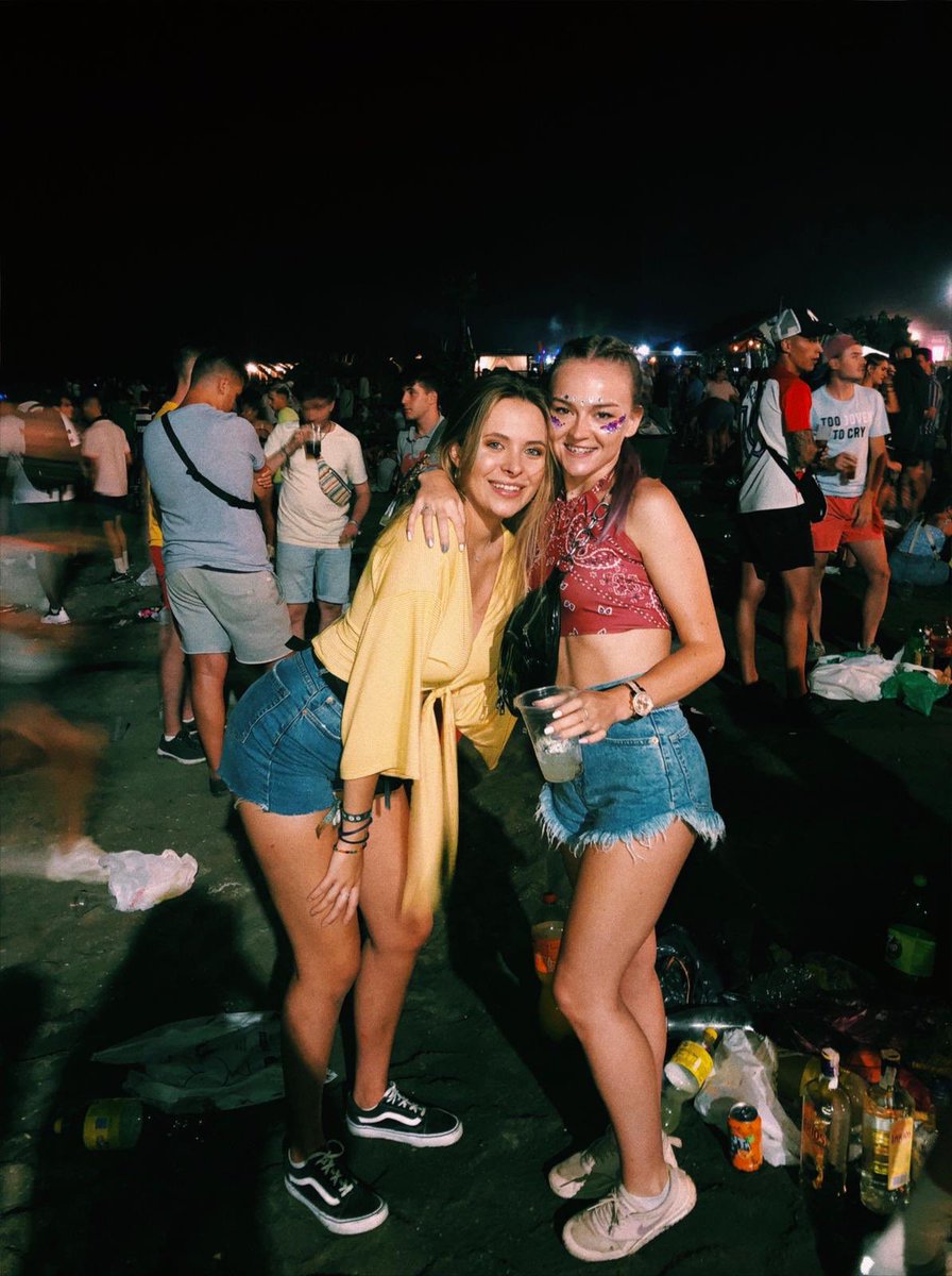 LaurenSoutham14's tweet photo. Hacía tiempo que no me lo pasaba tan bien como estos días 💃🏼🤩 #WBF19 https://t.co/ixhyYgvMGq