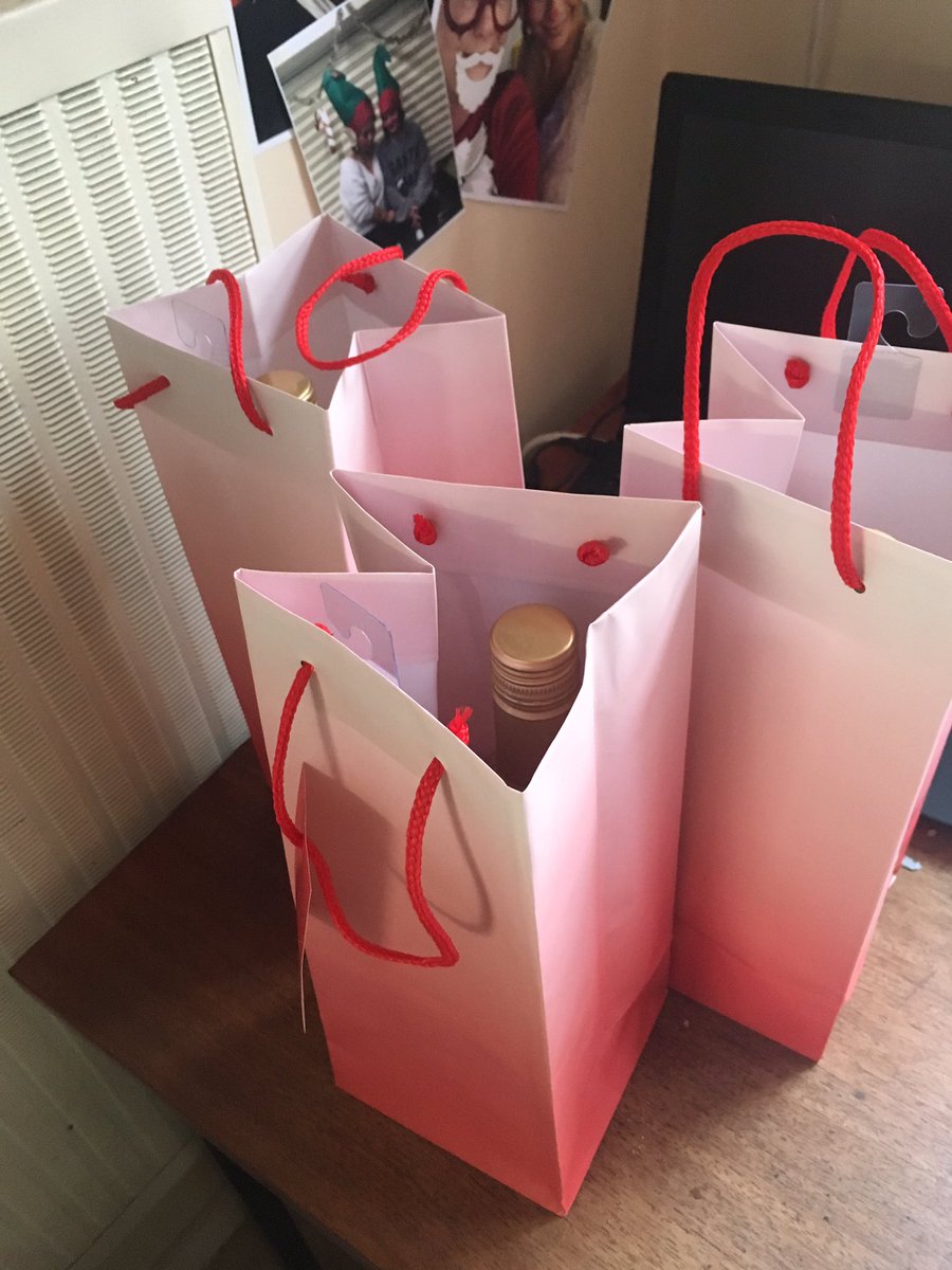 juliewuliex's tweet photo. What better way to start a monday then finding these in your office? #FromOurClient #SheLovesUs #WeLoveHer #TeamStJames #OurLittleUnit @mellorscatering https://t.co/KNlcYoJmum