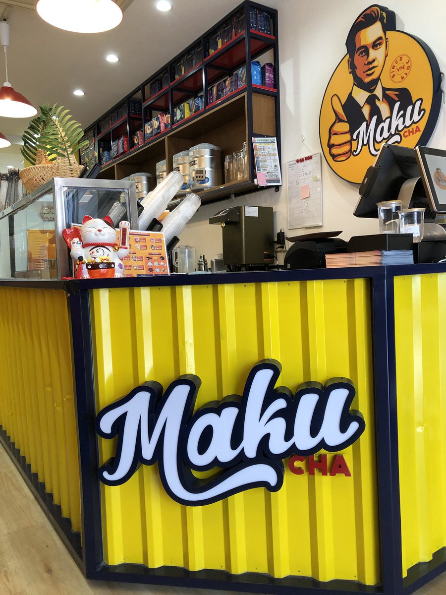 gaishoku_love's tweet photo. 【Maku CHA】 #黒糖タピオカミルク茶
ベトナム風情を味わえるカフェ
スタッフはベトナムの方かな⁈
バインミーも種類は豊富
茶の種類も沢山ありトッピングでいろんな組み合わせができそうです
今人気のタピオカも用意されてます
イラストの男性が気になる
#名古屋 #中区 #丸の内 #MAKUCHA 
 #ベトナム https://t.co/uGk9zIUdsy