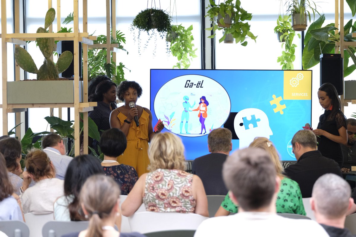 PepiteFrance's tweet photo. 🏥🚀 #HackathonLEEM | LA FINALE
Une dizaine d'équipes pitchaient hier après-midi lors du Hackathon LEEM "Prévention en santé" !
📲 RDV sur notre compte Instagram @PepiteFrance via la #Storyàlaune "Hackathon" pour découvrir les pitchs finaux en vidéo ! https://t.co/uc0YRjfJ4D