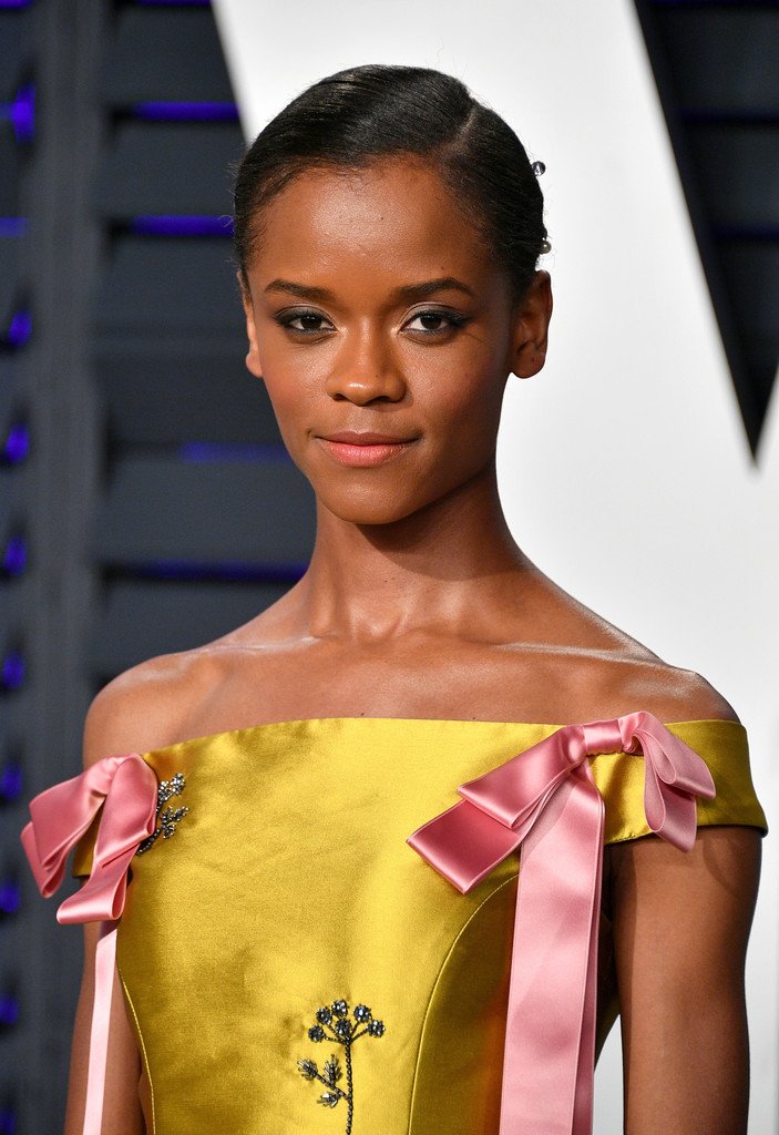 Avengers 今回の紹介はティ チャラの妹でもありワカンダの王女で天才科学者のシュリ役のレティーシャ ライト 日本語吹替版ではももいろクローバーzの百田夏菜子さんが担当してます レティーシャ ライト シュリ ブラックパンサー アベンジャーズ