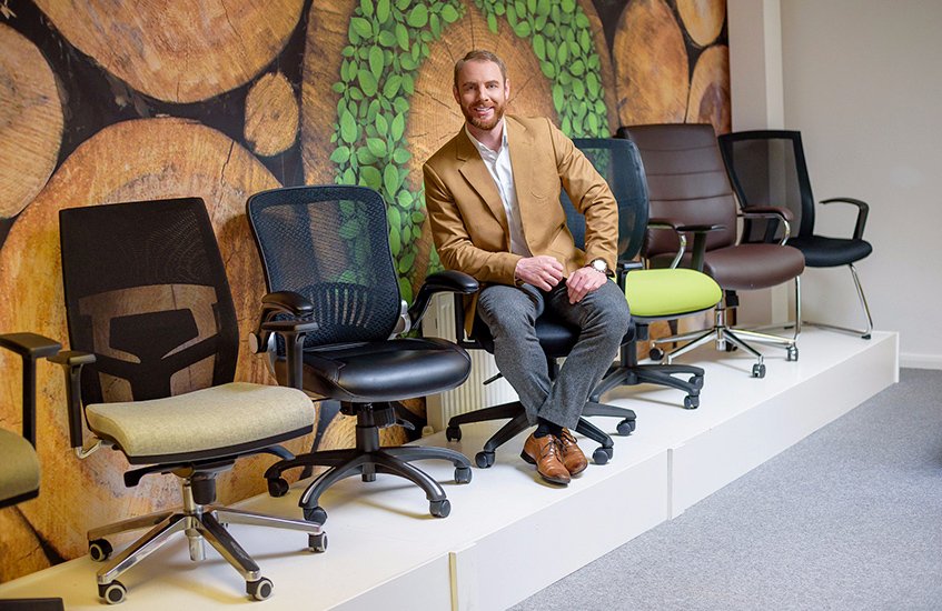 Move Commercial tweet media