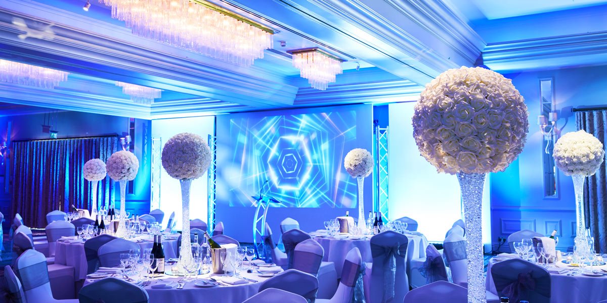 Get cool this Christmas with an ice blue themed event #ChristmasPartyVenues #OfficeChristmas #XmasPlanning ow.ly/17WE30p38vA