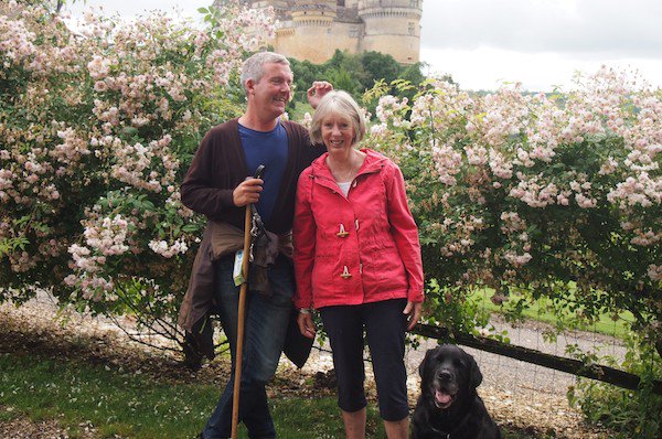 JancisRobinson's tweet photo. Delightful and revealing account from Richard Lane of what it's like to be a blind @WSETglobal student  https://t.co/mn4u37KriY Student, wife Liz and guide dog Topper pictured https://t.co/9hKxNy3ayB