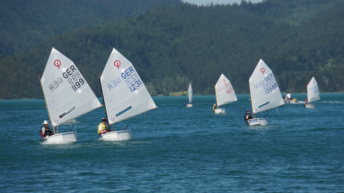 SCLWde's tweet photo. #Segelclub #Walchensee #SCLW richtet #Optimisten-Training aus - Zu Gast war der #Münchner #Yachtclub. Hier der Bericht: https://t.co/zioO5XCdSF https://t.co/LgaUOCXgBw