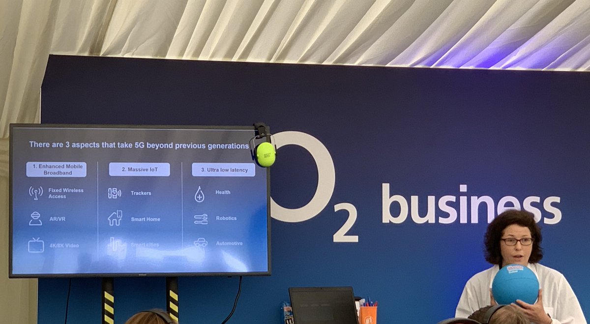 sukhigill's tweet photo. Elizabeth Ponsonby of #O2BusinessUK introducing the 5G and Utilities Hack at #NorthumbrianWaterH2O #InnovationFestival19 by sharing uses cases across Transport, Manufacturing, Construction, Smart Places & Communities, Supply Chain & Retail and Health & Social Care https://t.co/U47AP4Hptg