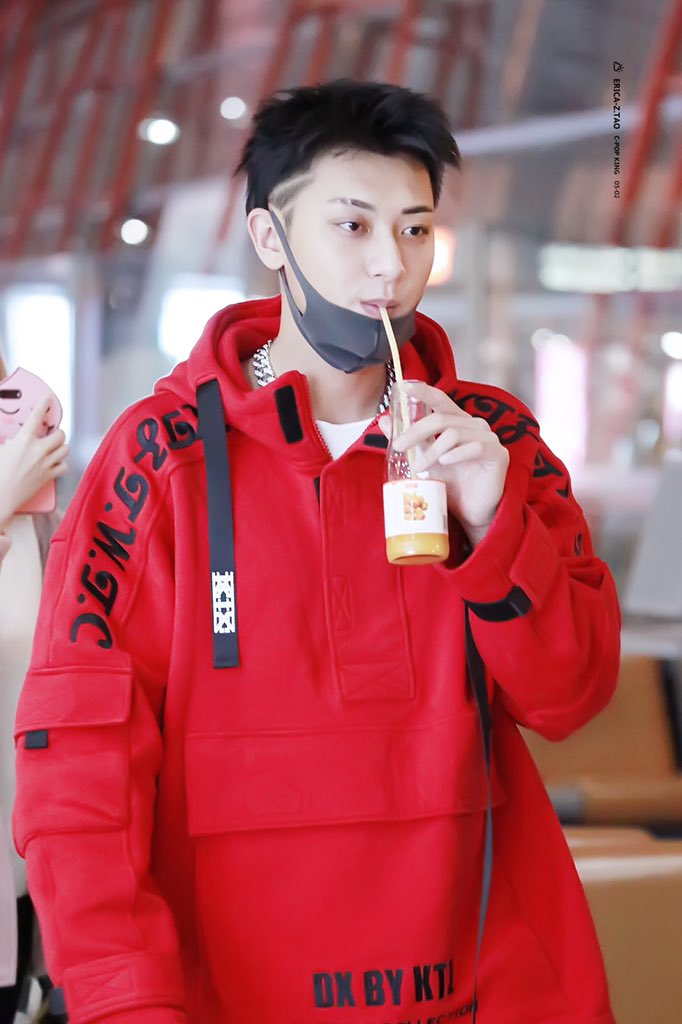 #ZTAO #黄子韬 #ztao黄子韬 #TAO 
190123北京✈️上海 出发P2
<a href="/hztttaoswag/">Z.TAO🔴黄子韬</a>