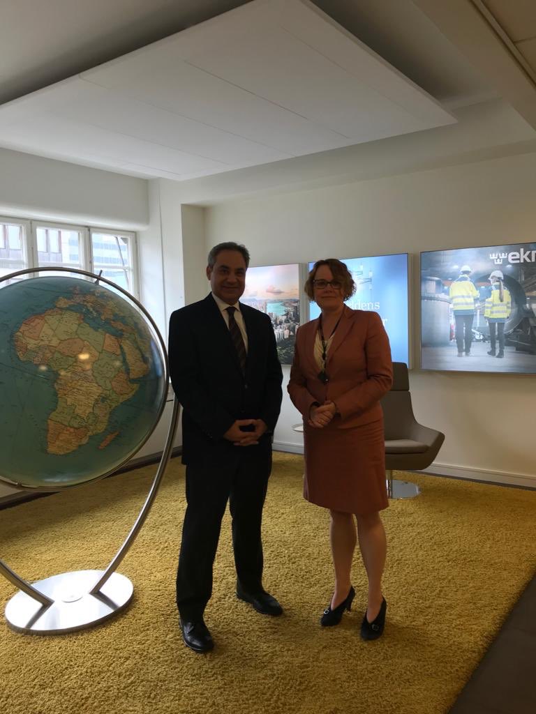 AmbAlaaHegazy's tweet photo. Visiting EKN and Meeting w/Director General Anna Karin Jatko. Fruitful discussion on the promotion of bilateral cooperation and EKN'S financial solutions. #Egypt #Sweden https://t.co/bJOKa4beB5
